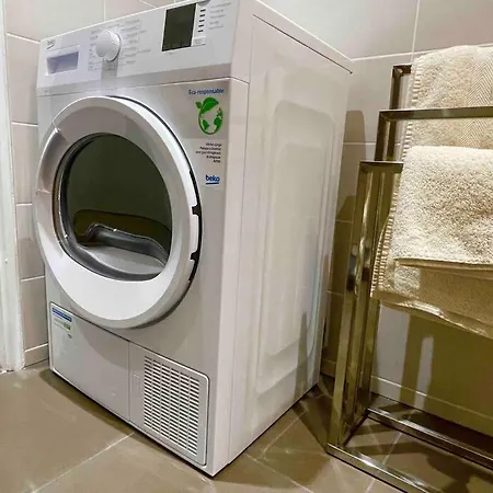 Superbe Appartement, Piscine, Vue Mer Et Montagnes דירה *