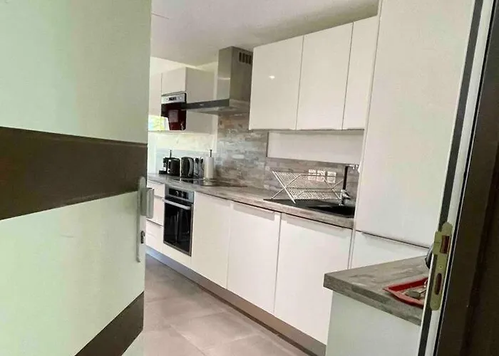 Superbe Appartement, Piscine, Vue Mer Et Montagnes