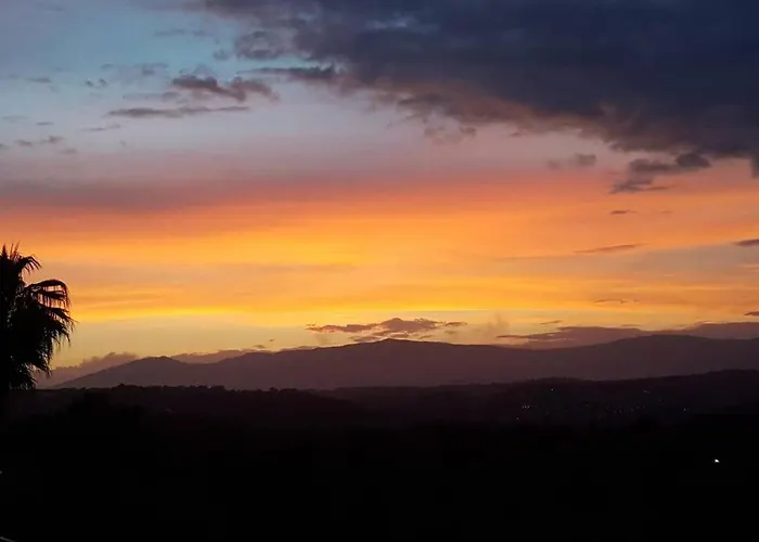 Superbe Appartement, Piscine, Vue Mer Et Montagnes *