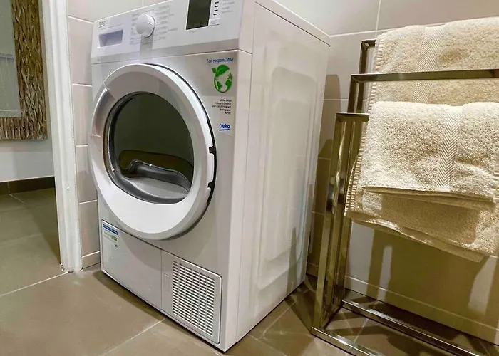 Superbe Appartement, Piscine, Vue Mer Et Montagnes Apartman *