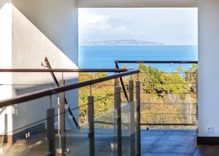 Superbe Appartement, Piscine, Vue Mer Et Montagnes * Antibes
