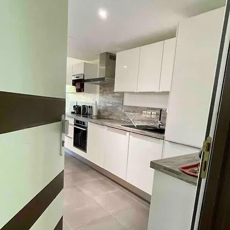 Superbe Appartement, Piscine, Vue Mer Et Montagnes