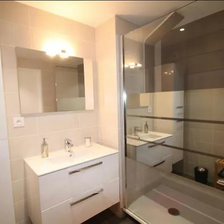 Superbe Appartement, Piscine, Vue Mer Et Montagnes Antibes