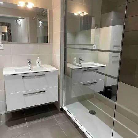 Apartmán Superbe Appartement, Piscine, Vue Mer Et Montagnes *