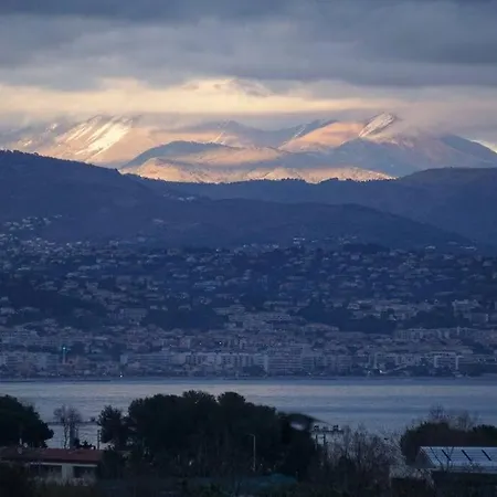 Superbe Appartement, Piscine, Vue Mer Et Montagnes Apartmán Antibes