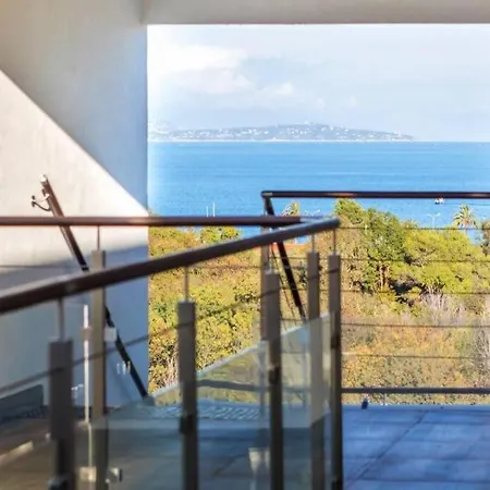 Superbe Appartement, Piscine, Vue Mer Et Montagnes * Antibes