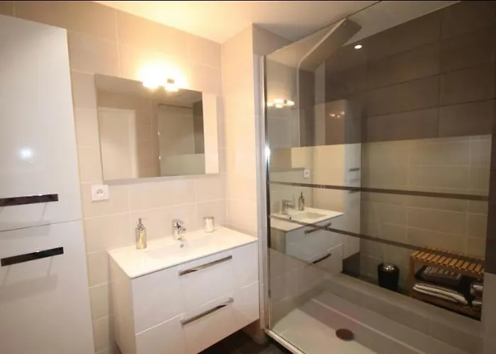 Superbe Appartement, Piscine, Vue Mer Et Montagnes Antibes